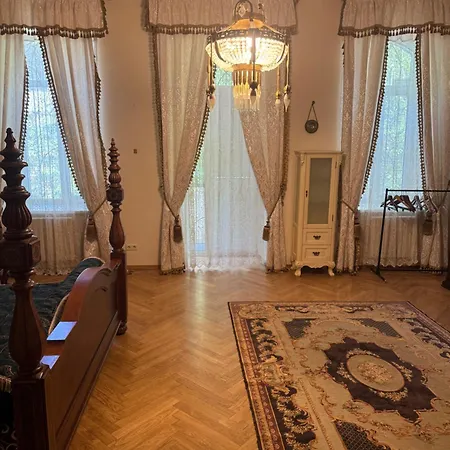 Leoroom Apartman *